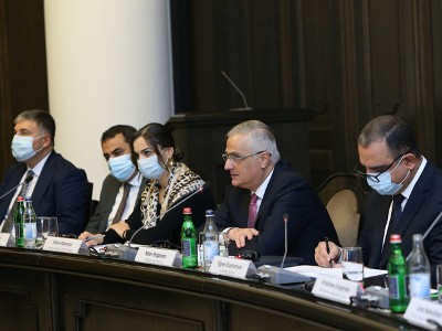 Armenia Deputy PM presents Government's Action Plan to ambassadors and representatives of international organizations