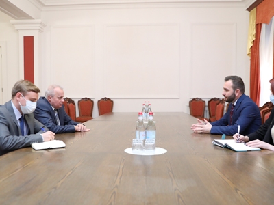 Հայկ Կոնջորյանը հանդիպել է ՀՀ-ում Ռուսաստանի դեսպանի հետ եւ քննարկել ռազմագերիների հարցը