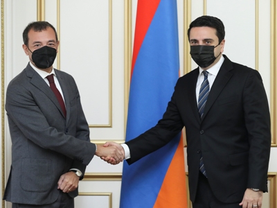Ալեն Սիմոնյանը ՀՀ-ում Իտալիայի դեսպանի հետ քննարկել է հայ-իտալական օրակարգի ծրագրերը