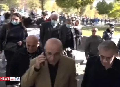 Protesters submit report on crime to Armenia Prosecutor General's Office, demand sentencing PM