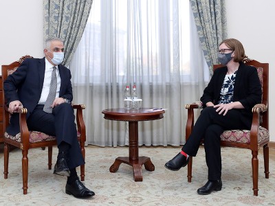 Մհեր Գրիգորյանը հանդիպումել է ԱԶԲ գործընկերների հետ, ներկայացրել կառավարության ծրագրում արտացոլված հիմնական նպատակները