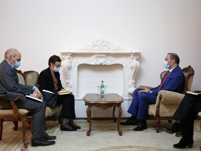 Armenia Security Council Secretary receives France Ambassador