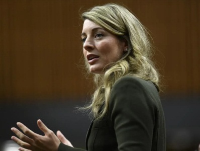 Canada FM calls Armenia, Azerbaijan for de-escalation of situation