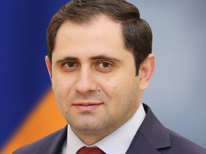 Դուք վաստակել եք փառքով և հպարտությամբ կրելու բժշկի ու զինվորականի բարձր կոչումները. ՊՆ նախարարը՝ բուժծառայողներին