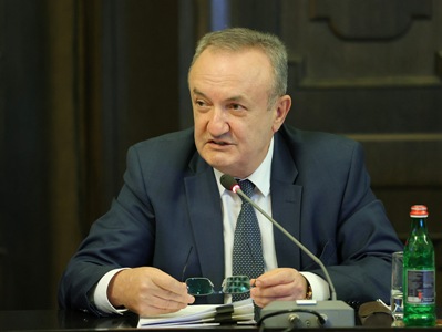 Նախատեսում ենք, որ առնվազն 5 հազար ուսուցիչ եկող տարի կստանա հավելավճար. Դումանյան
