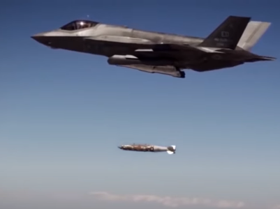 США почти завершили разработку новой тактической ядерной авиабомбы B61-12