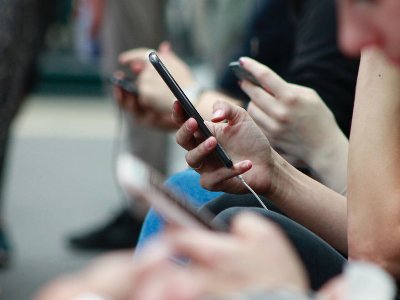 Лауреат Нобелевской премии мира: Платформы социальных сетей создают «вирус лжи»