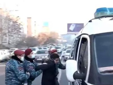 «Правовой путь»: Полиция Армении продолжает осуществлять противозаконные задержания граждан