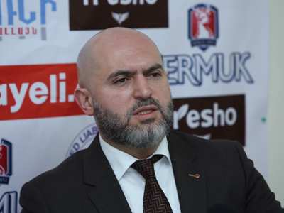 Հերթական դավաճանական գործարքից ժողովրդի ուշադրությունը շեղելու համար բեմադրվում է այս ապուշագույն շոուն. Աշոտյան