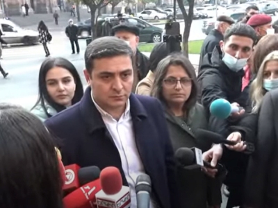 В Ереване протестующие потребовали рассекретить содержание армяно-азербайджанского документа
