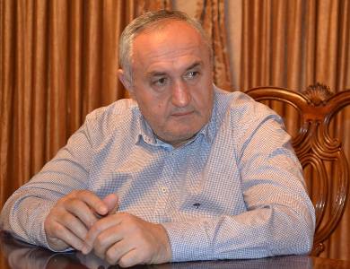 «Հրապարակ». Թեւոնյանին ասել են՝ չէ. նա էլ վախեցել է, որ նախկինների թիմակիցները չեն ների իր քայլը