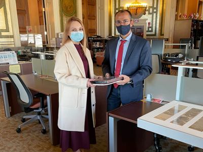 Посольство США в Армении отправило в библиотеку Конгресса более 5000 армянских книг