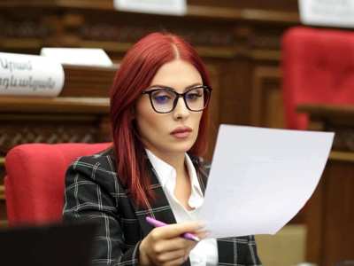 Զոհված տղերքի 10 000 ծնողներին ինչպե՞ս ես հսկելու, Pegasus-ն է, որ պետք է վախեցնի՞ , ախր վախդ իրենք են, չէ՞. Խամոյան