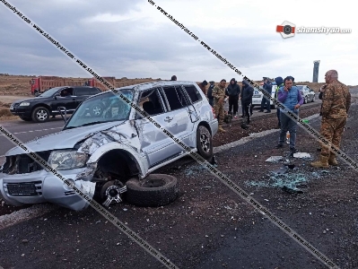 Շիրակում ՊՆ ծառայողը Mitsubishi Pajero-ով վթարի է ենթարկվել և հայտնվել նոր կառուցվող ճանապարհի մեջտեղում.կան վիրավորներ