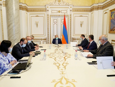 Никол Пашинян провел совещание по законопроекту о внесении изменений и дополнений в закон об общем образовании