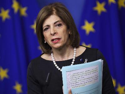 European Commissioner says EU will soon change its border crossing rules due to COVID-19