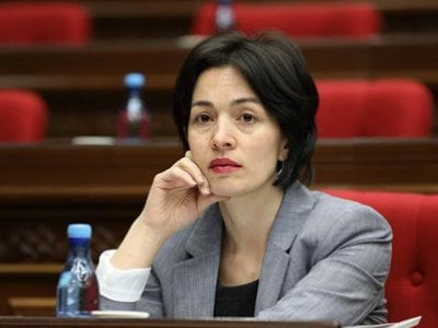 Փոփոխվում են տարակարգին վերաբերող դրույթները. ձևավորվում է ուսուցիչների աշխատանքային առաջխաղացման մեխանիզմ. Անդրեասյան