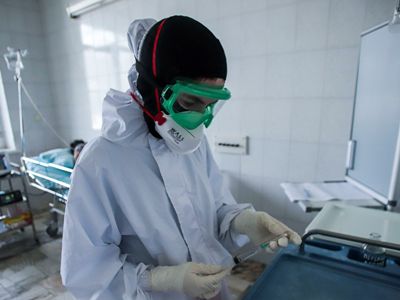 WHO: Those who recovered from COVID-19 can catch Omicron variant