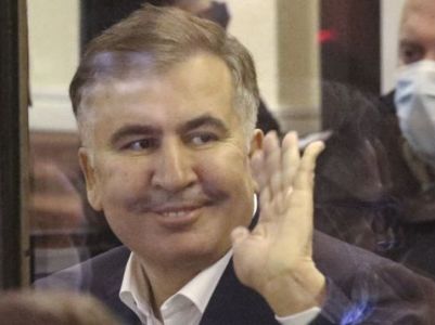 В Тбилисси начался суд над Саакашвили: в чем его обвиняют?