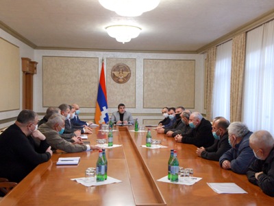 Արցախի նախագահի մոտ քննարկվել են Ստեփանակերտի զինվորական պանթեոնում համալիրի կառուցման ընթացքը