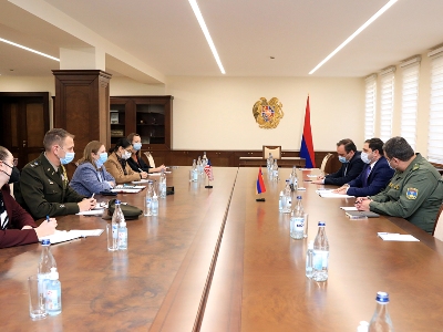 Armenian defense minister discusses Washington's role in OSCE Minsk Group