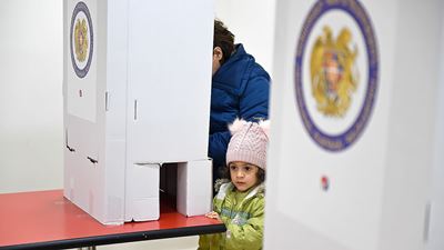 Явка избирателей на местных выборах в Армении к моменту завершения голосования составила 42,48%