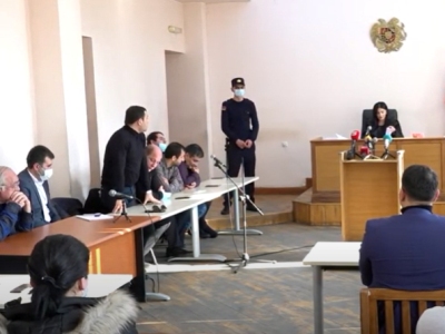 Դատախազության դիմաց հասարակական կարգը խախտելու գործով 10 մեղադրյալներն իրենց առաջադրված մեղադրանքը չընդունեցին