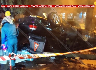 Գյումրիում «Mercedes-ը» բախվել է ծառին եւ շրջվել