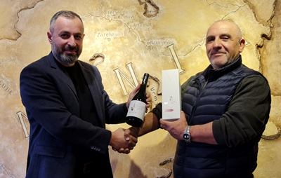 «Մեյրոն» գինիների առաջին շշի վաճառքից գոյացած կես մլն․ դրամը գործարարն ուղղել է Հայաստանում գինեգործության զարգացմանը