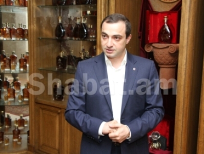 Հայտնի գործարարի որդին կասկածվում է ընկերոջ հետ քաղաքացուն ազատությունից ապօրինի զրկելու եւ ծեծելու մեջ․ Shamshyan.com