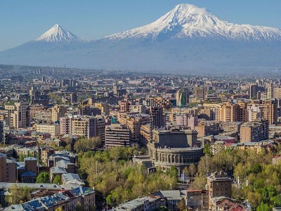 Соцопрос в Армении: Россию считают дружественной страной 35% опрошенных, а Францию – 43%