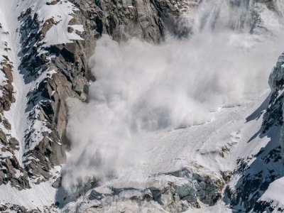 Russian servicemen get stuck under an avalanche in South Ossetia
