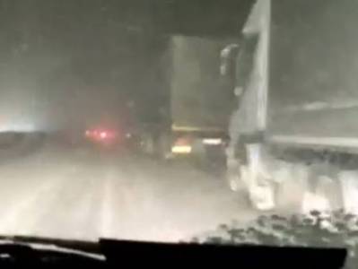 Երեւան-Սեւան մայրուղում ձնաբուք է․ մեծ թվով բեռնատարներ են կուտակվել․ Hraparak.am