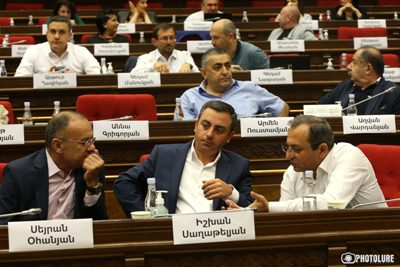 Newspaper: Armenia PM proposes parliament opposition to meet, discuss Artsakh negotiation topic