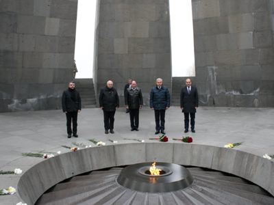 Генеральный секретарь ОДКБ Станислав Зась посетил мемориал Геноцида армян