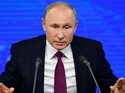 Путин: Возможности интернета и соцсетей не должны вынуждать людей жить только в виртуальной реальности