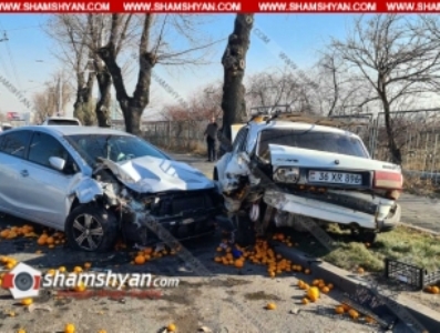 Իսակովի պողոտայում՝ ռուսական եկեղեցու մոտ, բախվել են Kia Forte-ն ու ГАЗ 3110-ը. վերջինս էլ բախվել է ծառին