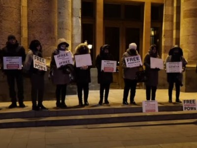 Родителей пленных, проведших сидячий пикет у здания Правительства Армении, так никто и не принял