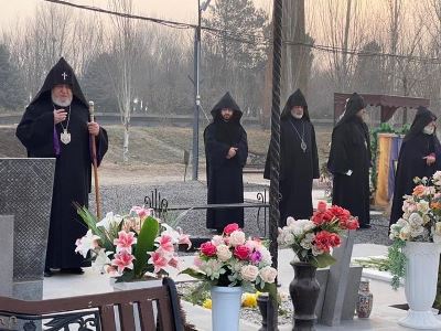 The Catholicos of All Armenians visits Yerablur military pantheon