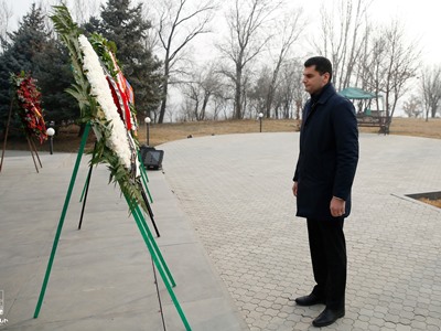 Yerevan mayor visits Yerablur military pantheon