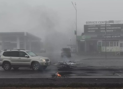 Kazakhstan protesters disarm police: Mir TV channel's office vandalized