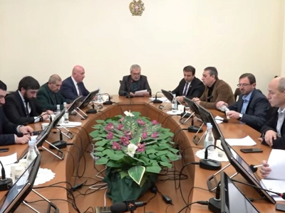 Իշխանությունները դեմ չեն հայկական զորախմբի գործունեության խորհրդարանական վերահսկման հարցի քննարկմանը
