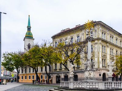 Slovak government approves defense treaty with US