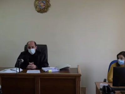 Судья по иску Роберта Кочаряна против Никола Пашиняна отклонил ходатайство о самоотводе