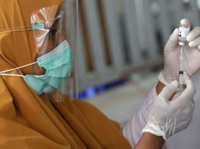 Бедные страны отказались от более 100 миллионов доз вакцин против COVID-19 в декабре