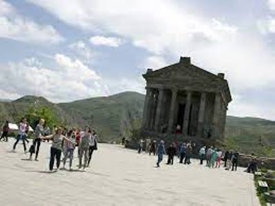 Tourist visits to Armenia drop by 28% in December 2021 compared to November