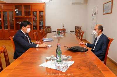 State minister discusses international legal issues of Artsakh