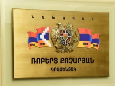Այսօրվա «հերոսը» 1998-2008 թթ․  ավելի շատ նմանվում էր խոնարհ հարսի քան հասուն տղամարդու․ երկրորդ նախագահի գրասենյակ