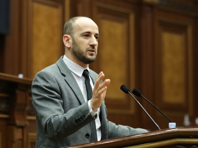 ՔՊ-ն որոշել է մասնավոր ​​դպրոցների աշակերտներին անվճար դասագրքեր տրամադրել