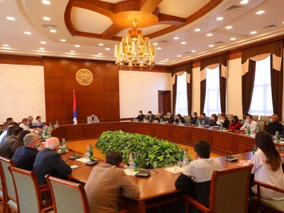 Հանրային խորհրդի ստեղծում և Սահմանադրության հնարավոր փոփոխություններ. Նախագահը հանդիպել է ՀԿ ներկայացուցիչների հետ